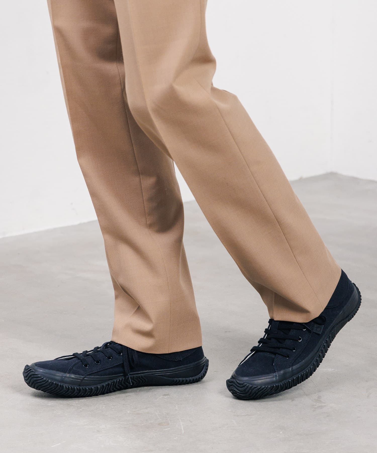 SP-1057 Black/Black - SPINGLE