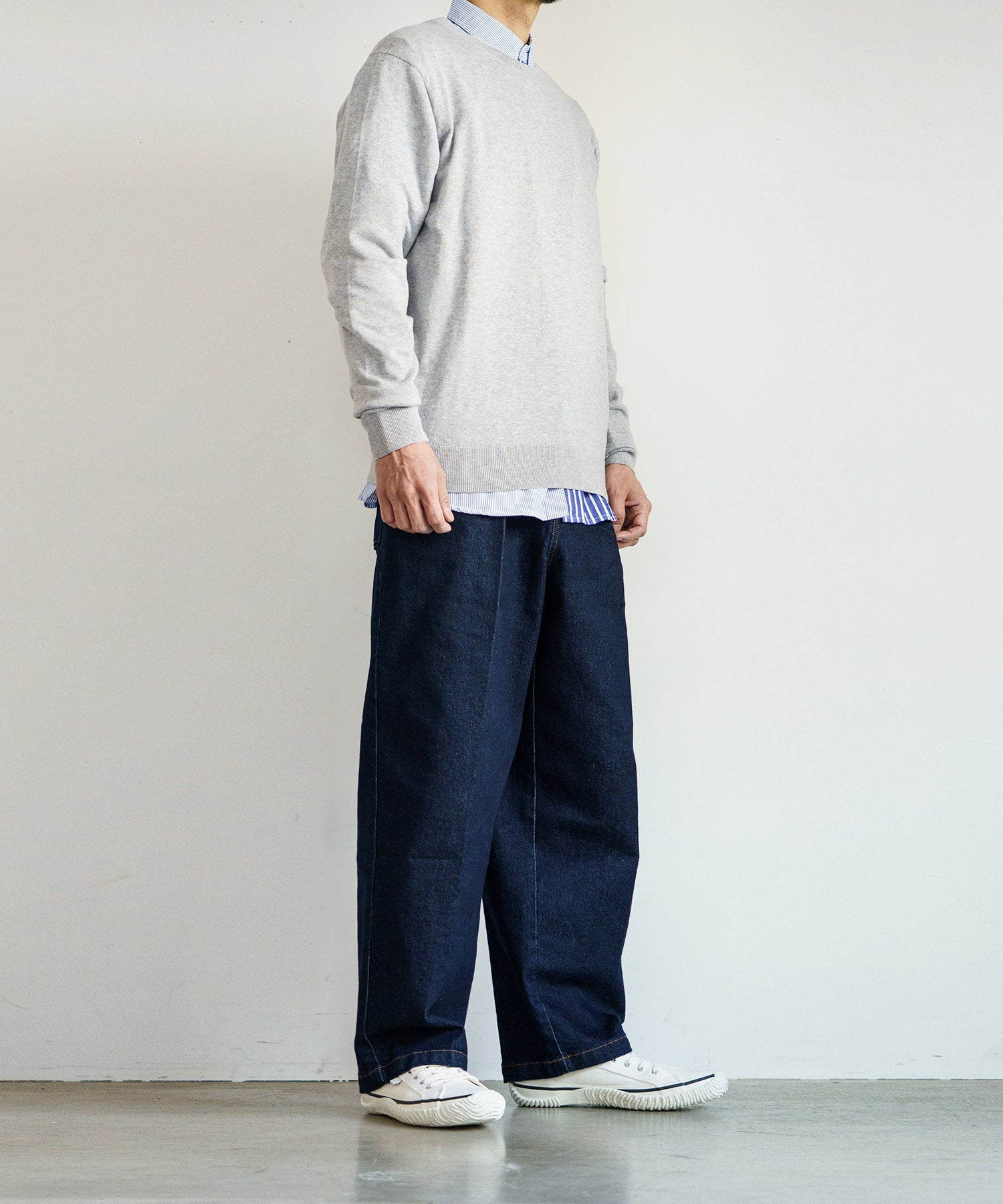 SP-141 White/Black - SPINGLE