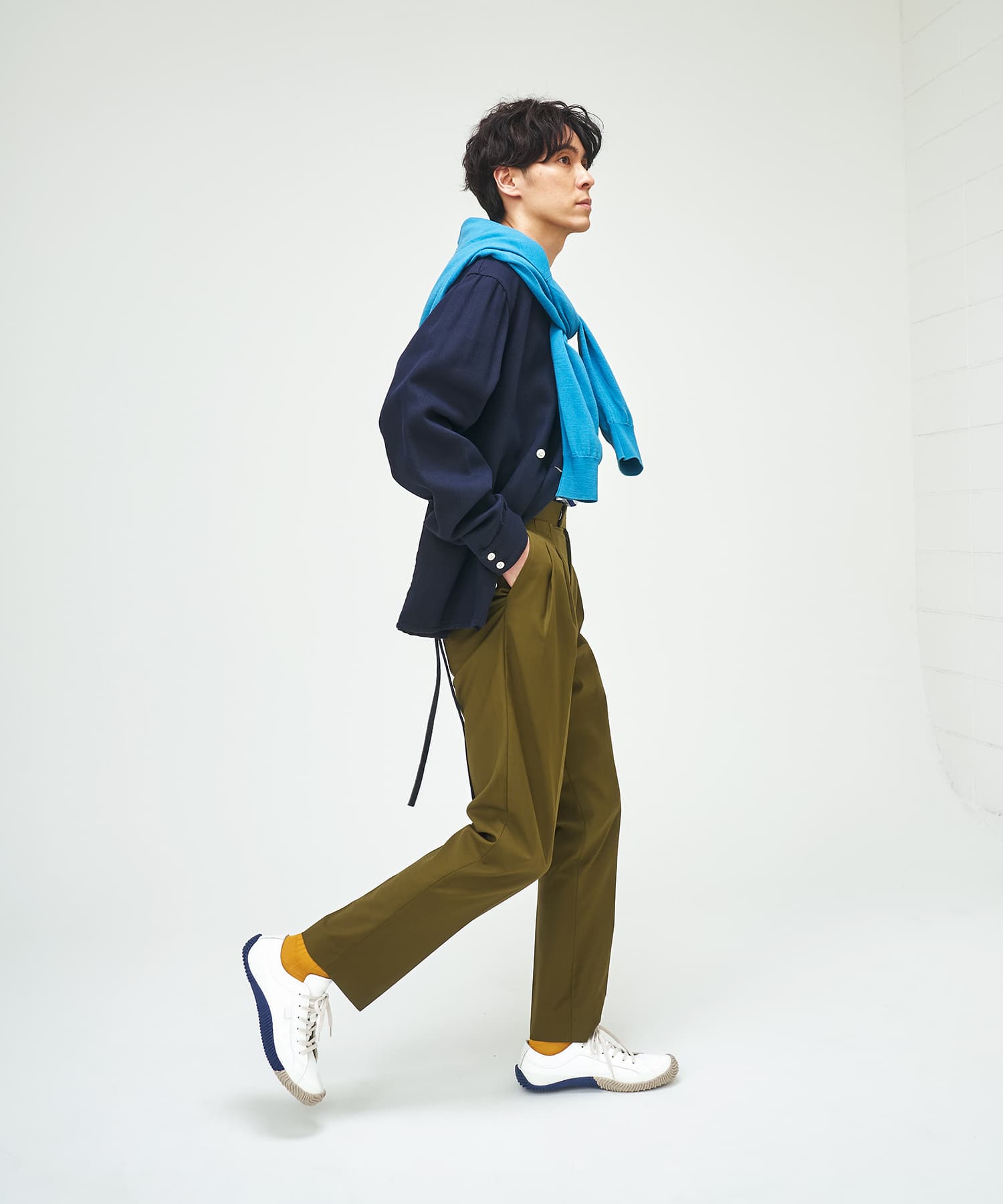 SP-187 White/Navy - SPINGLE