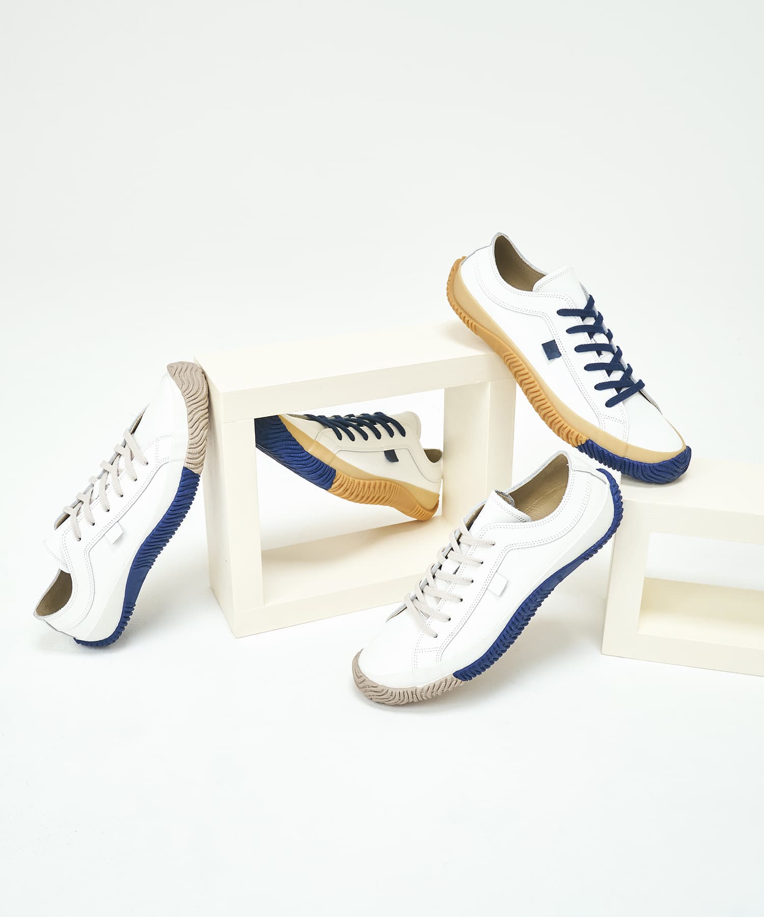 SP-187 White/Navy - SPINGLE