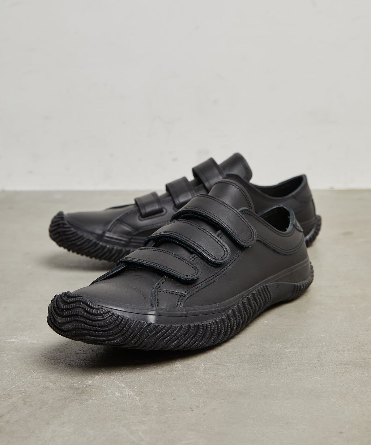 SP-211 Black/Black