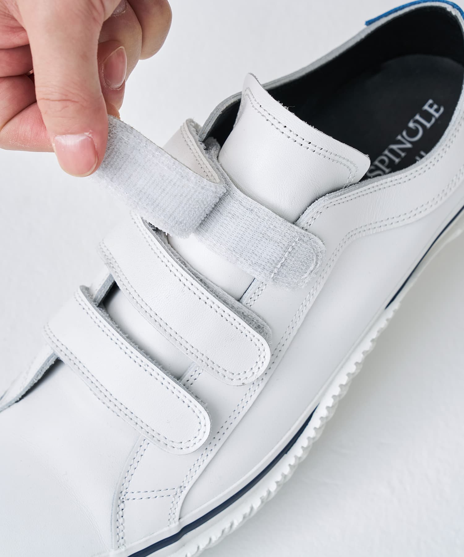 SP-211 White/Navy - SPINGLE