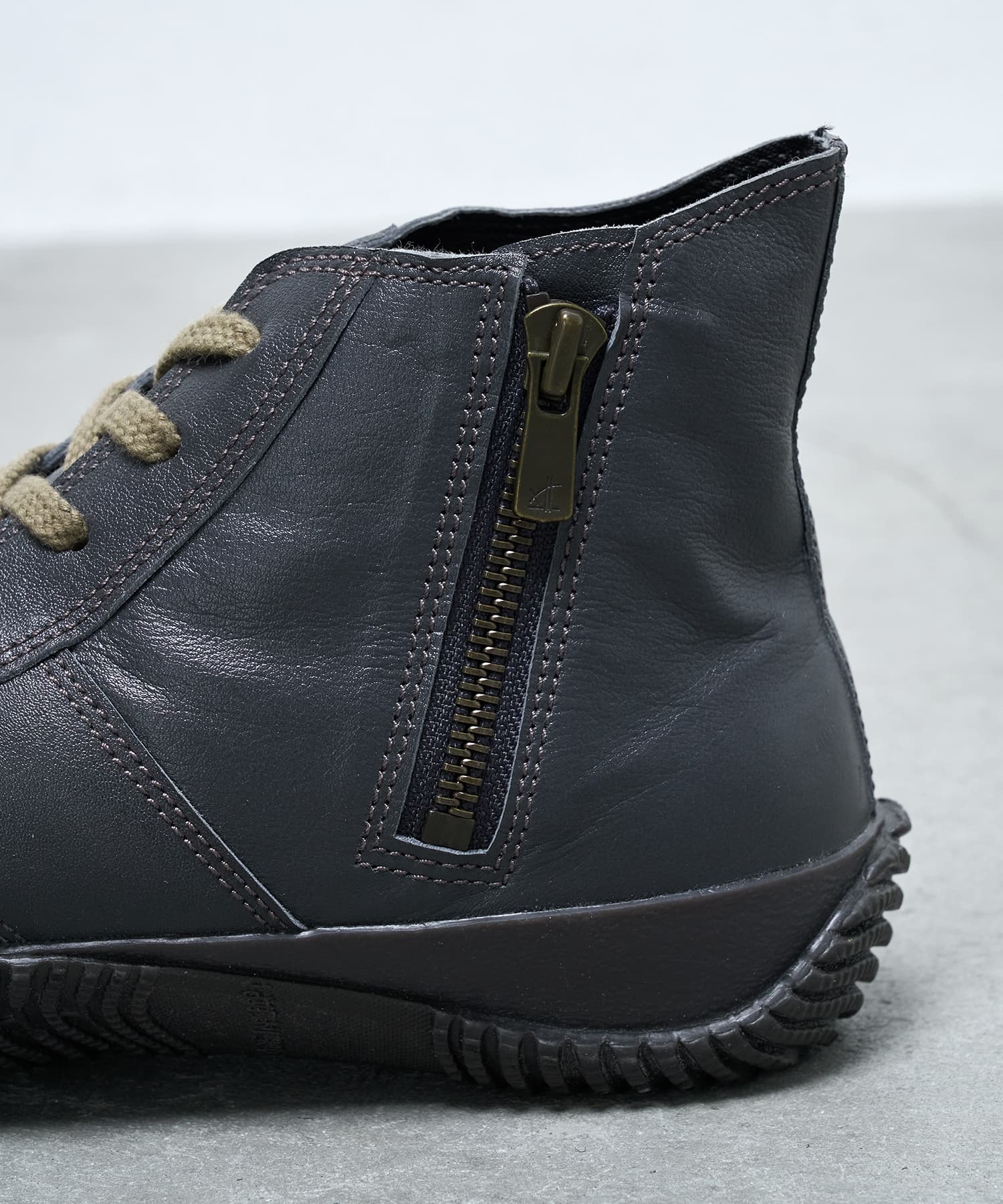 SP-443 Charcoal Gray - SPINGLE