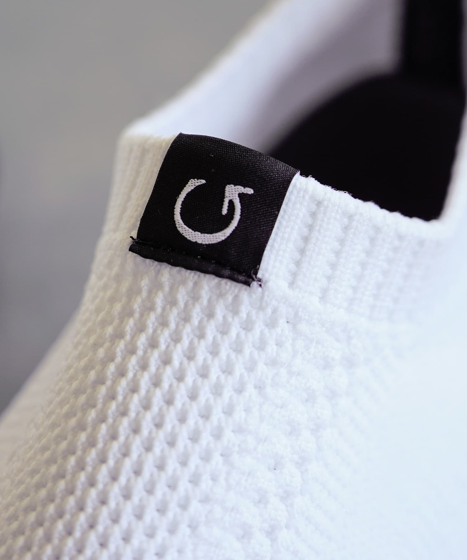 SP-528 White/Black - SPINGLE