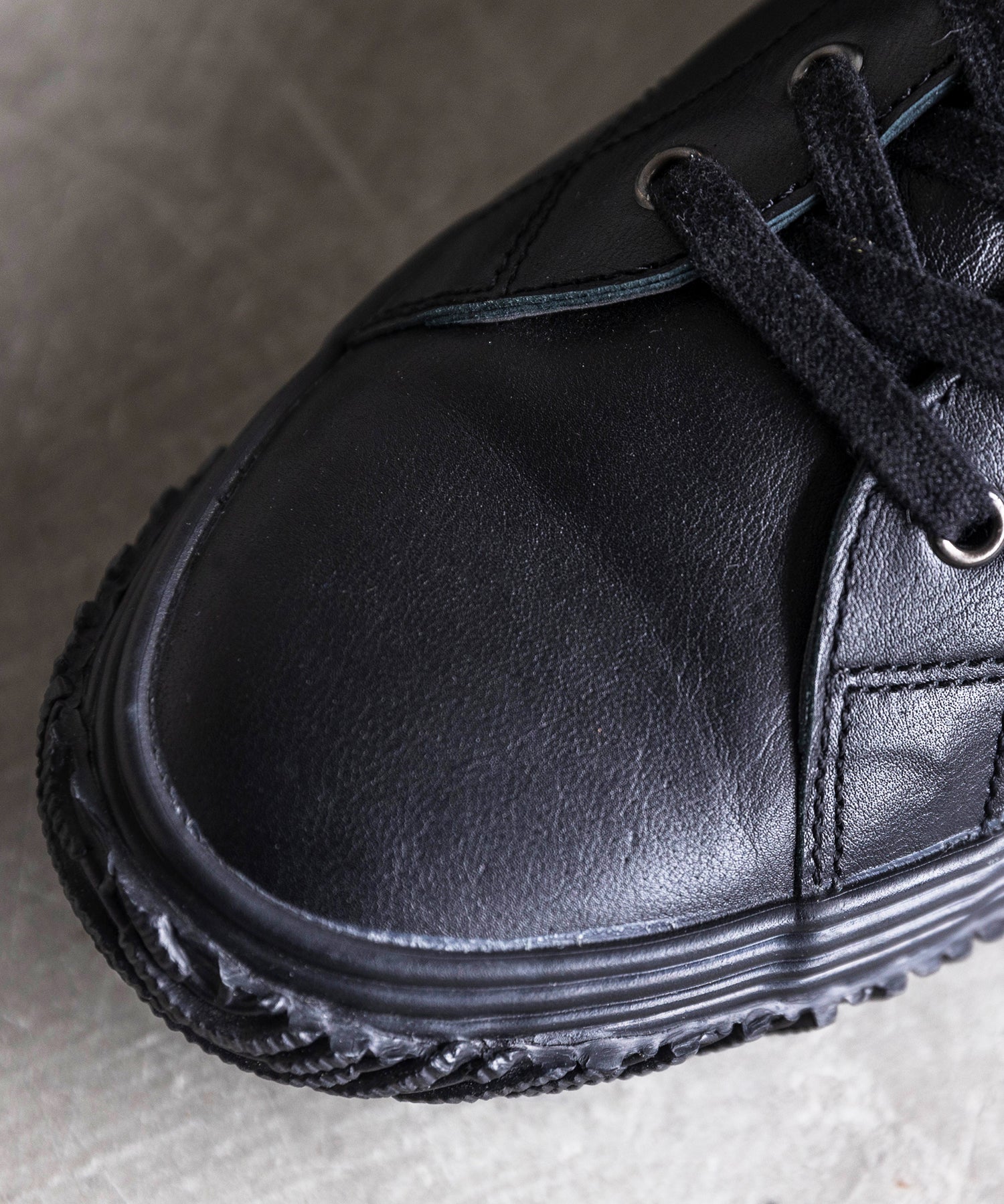 SP-442 Black/Black - SPINGLE