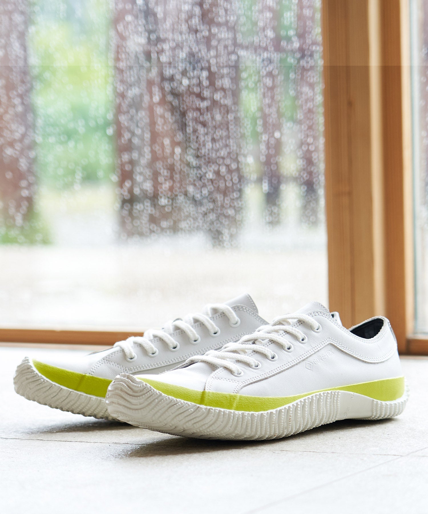 SPM-619 White - SPINGLE