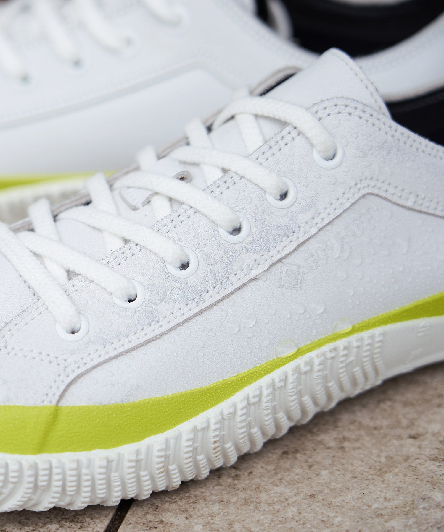 SPM-619 White - SPINGLE