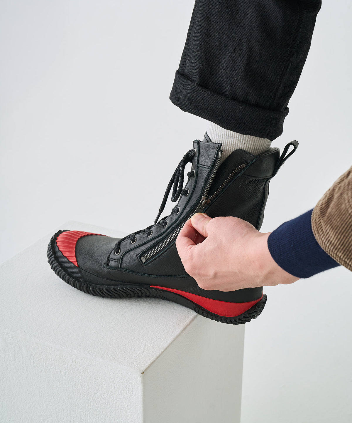SP-1428 Black/Red