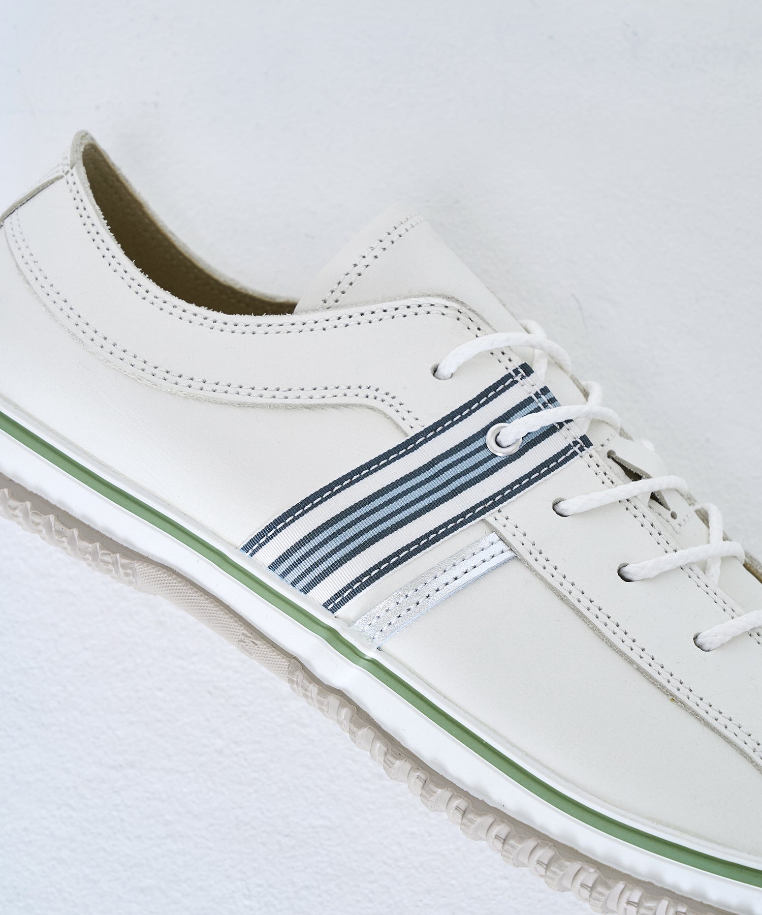 SP-168 White/Khaki - SPINGLE