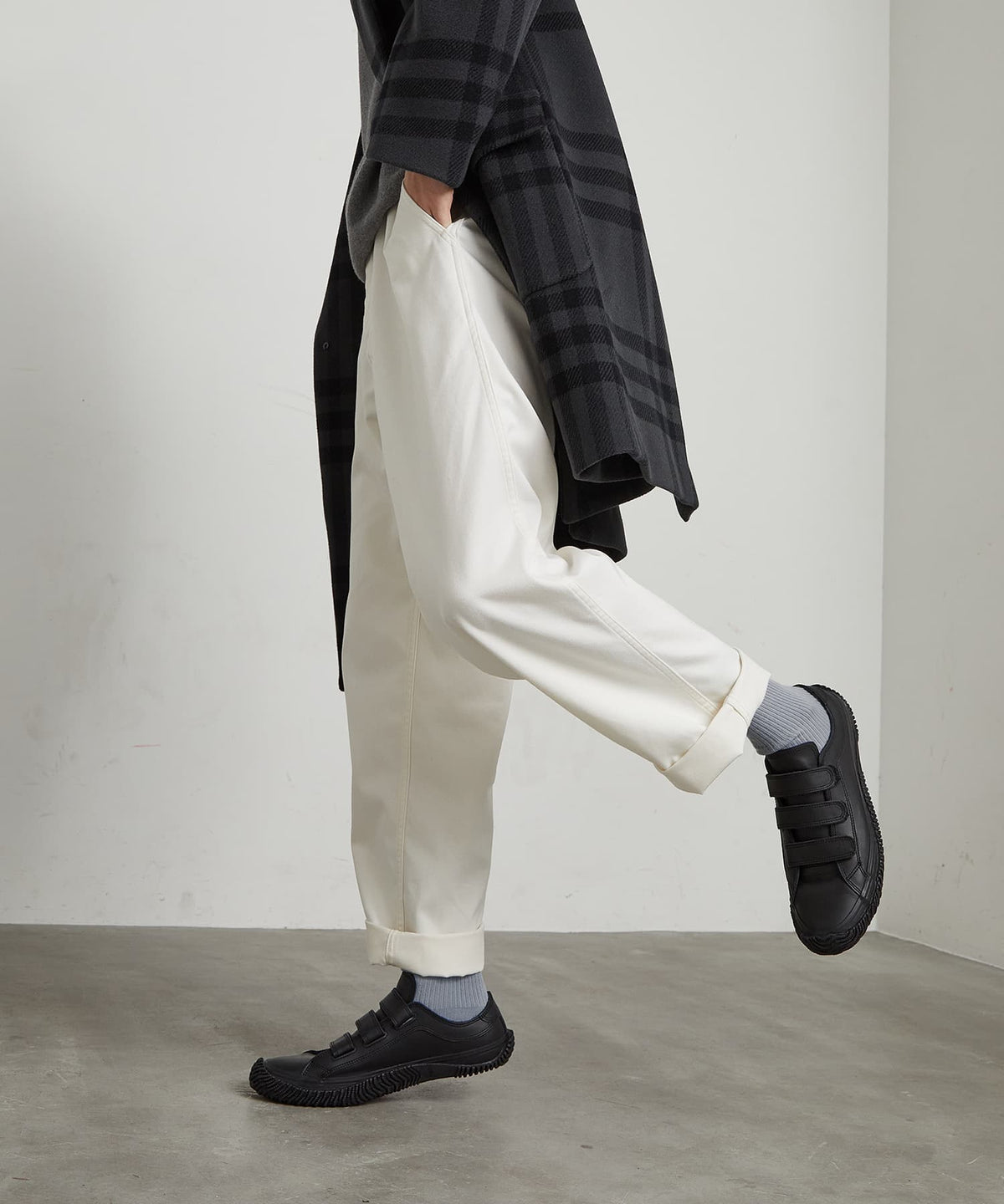 SP-211 Black/Black